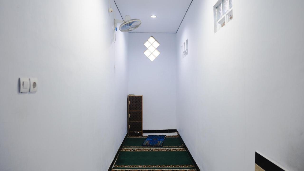 Sitiinggil Guest House Syariah Тегал Экстерьер фото